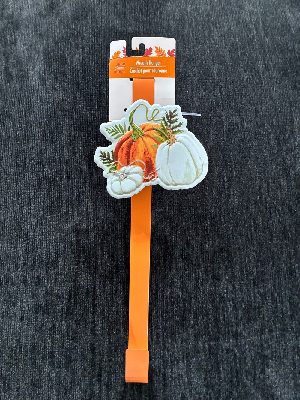 NWT- FallaOrange Metal- Over The Door Wreath Hanger with Pumpkins